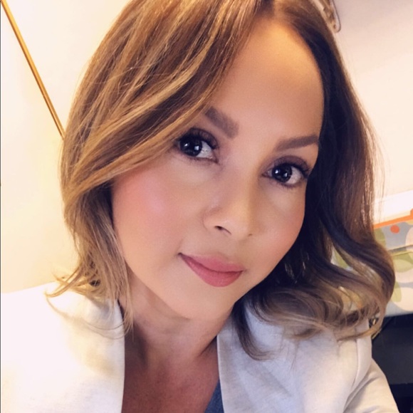 Meet your Posher, Rebeca - Picture 1 of 1